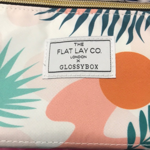 The Flat Lay Co. London by GLOSSYBOX cosmetic bag NEW 🛍 - Picture 1 of 6